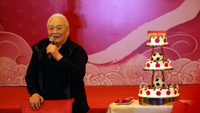 疯狂撞击同学白丝麻麻
